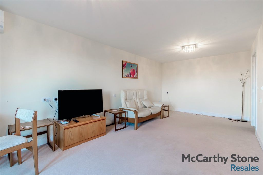 Wilford Lane, West Bridgford. Penthouse Apartment