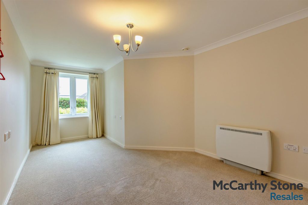 Portman Court, Grange Road, Uckfield, East Sussex,TN22 1FD