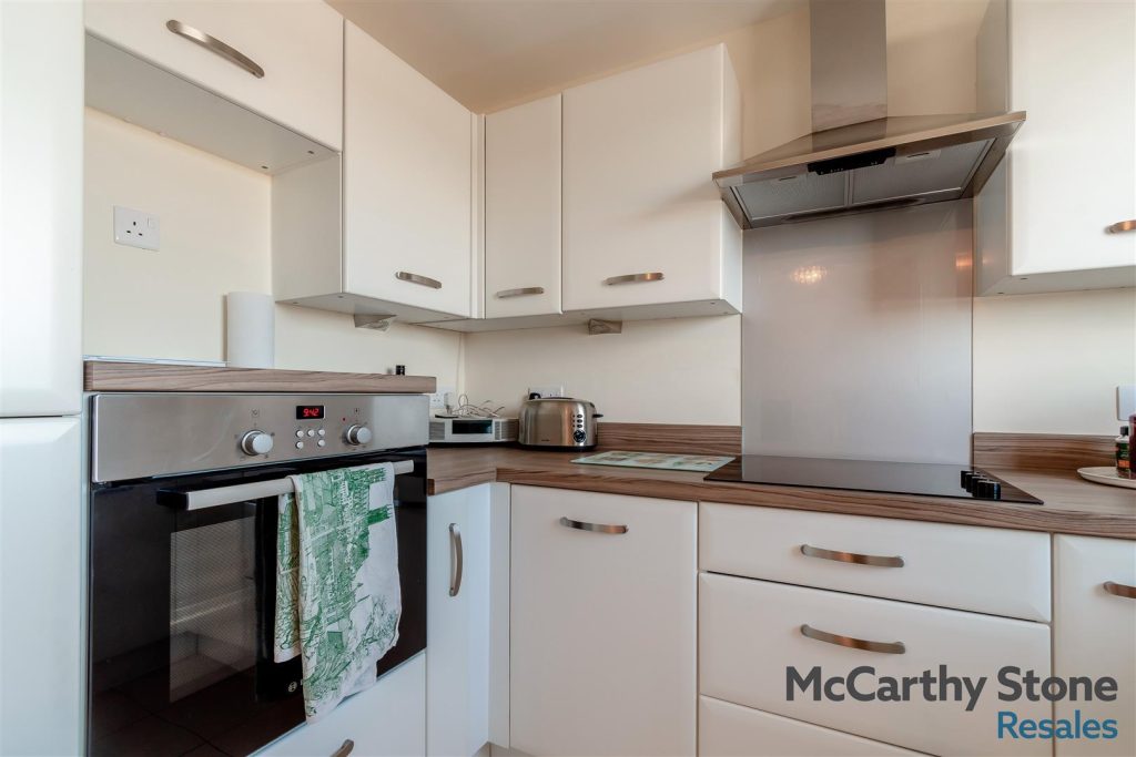 Wilford Lane, West Bridgford. Penthouse Apartment