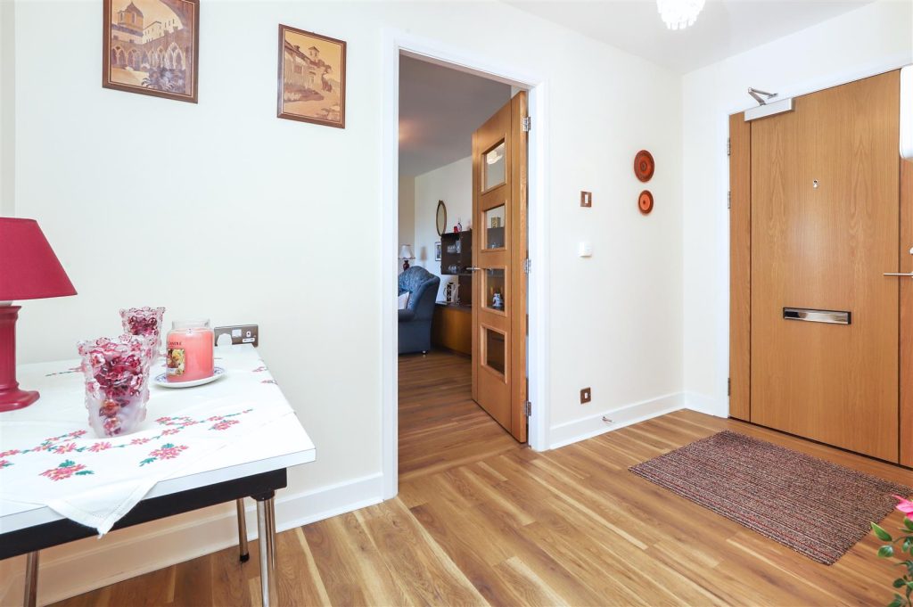 Greenwood Grove East, Stewarton Road, Newton Mearns