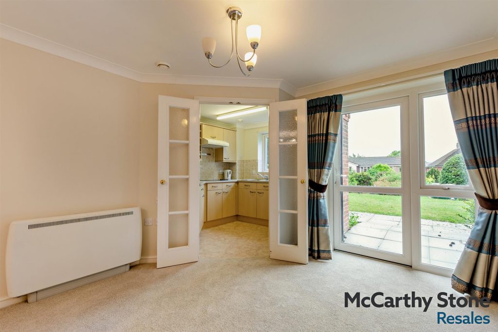 Portman Court, Grange Road, Uckfield, East Sussex,TN22 1FD