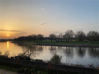 Wilford Lane, West Bridgford. River Facing Corner Apartment