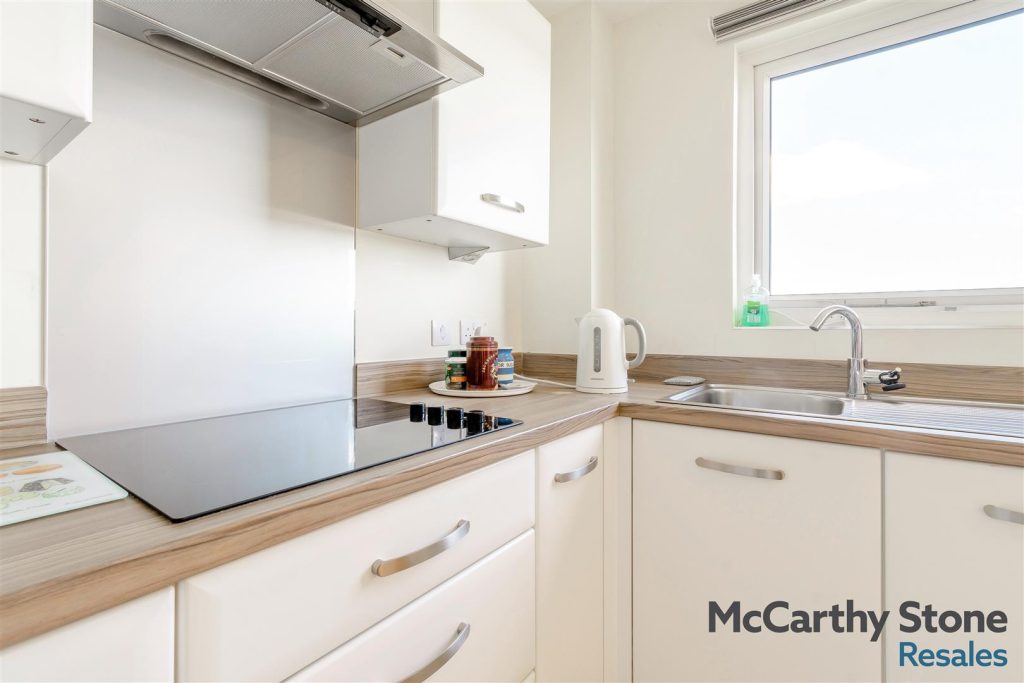 Wilford Lane, West Bridgford. Penthouse Apartment