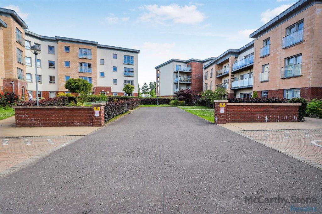 Greenwood Grove East, Stewarton Road, Newton Mearns