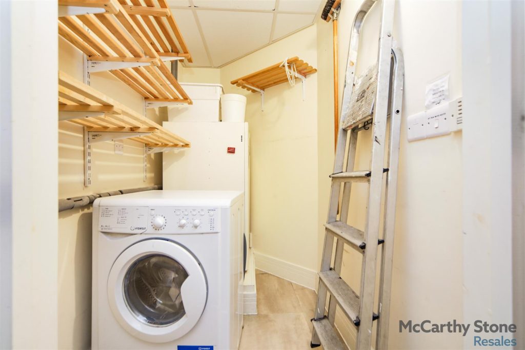 Pavilion Court, Hamilton Gardens, Felixstowe, IP11 7FA