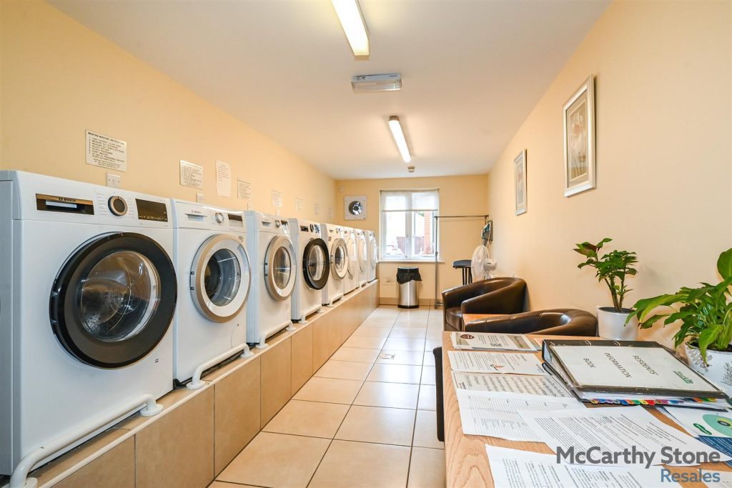 Farringford Court, Avenue Road, Lymington, Hampshire, SO41 9PA