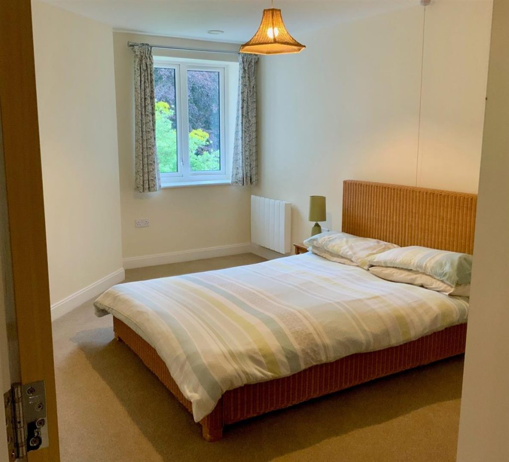 Shackleton Place, Bath Road, Devizes, Wiltshire, SN10 2GZ