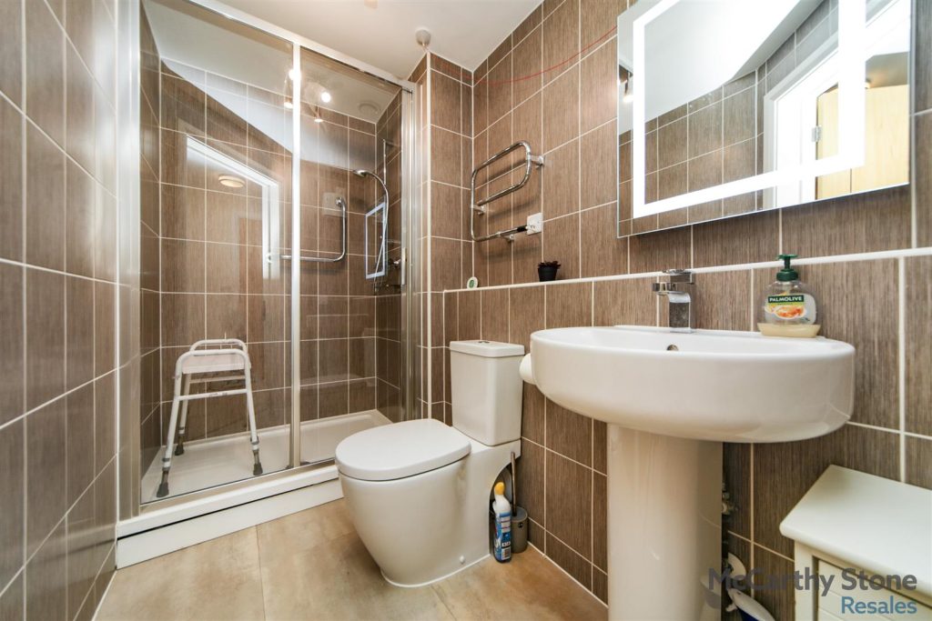 Pavilion Court, Hamilton Gardens, Felixstowe, IP11 7FA