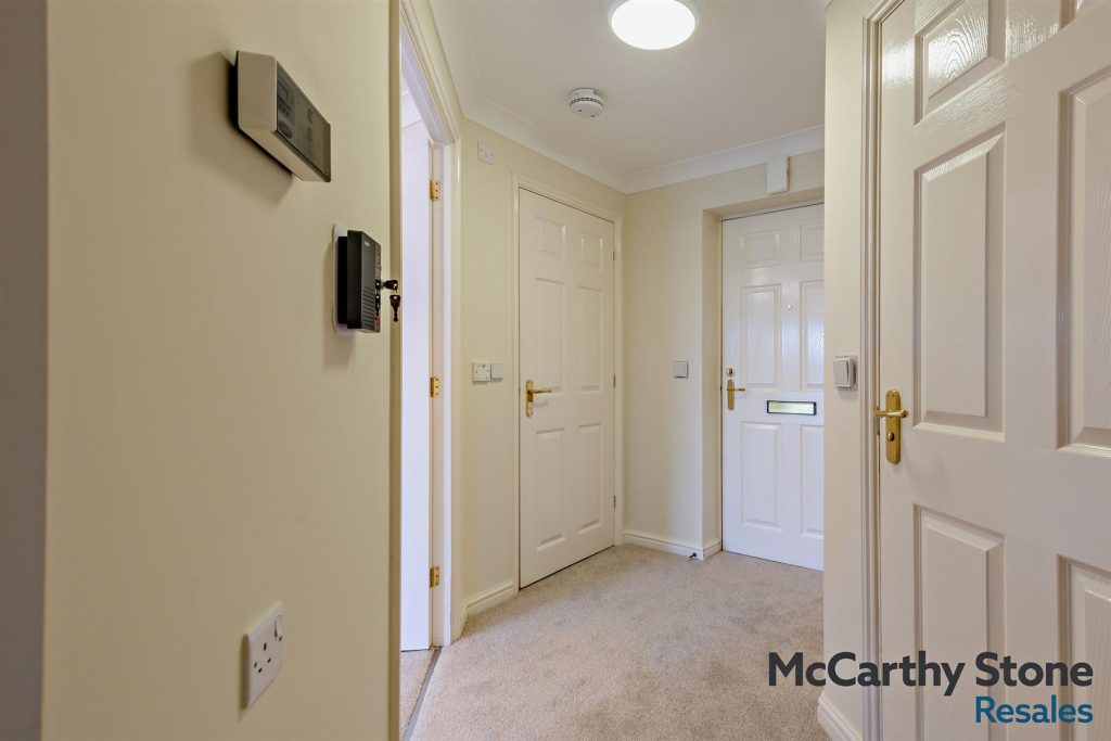 Portman Court, Grange Road, Uckfield, East Sussex,TN22 1FD