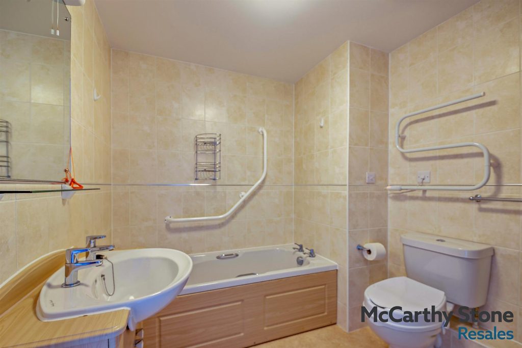 Benedict Court, Western Avenue, Newbury, Berkshire, RG14 1AR
