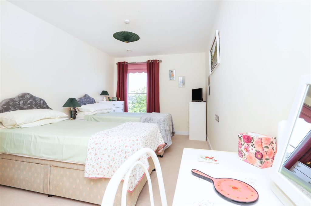 Greenwood Grove East, Stewarton Road, Newton Mearns