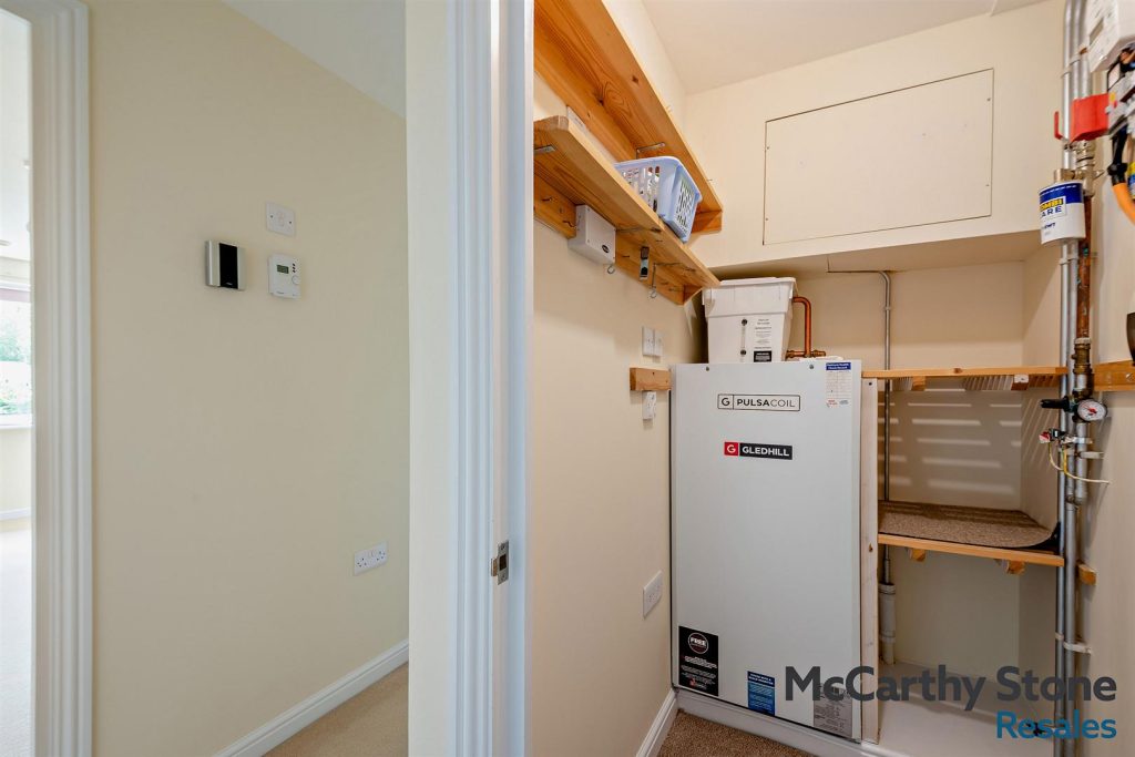 Benedict Court, Western Avenue, Newbury, Berkshire, RG14 1AR