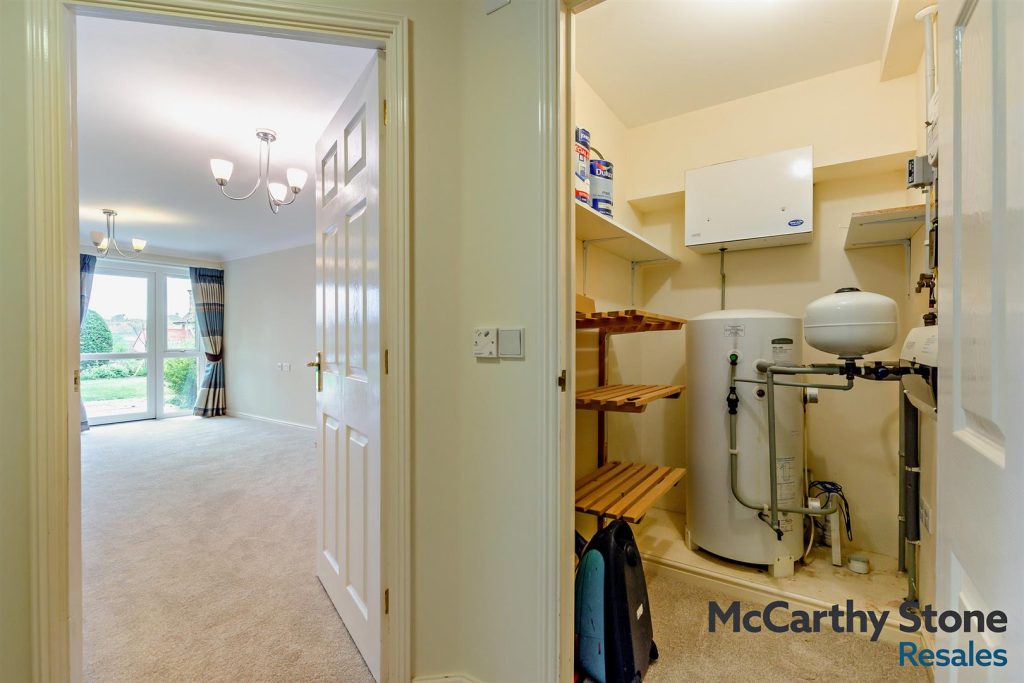 Portman Court, Grange Road, Uckfield, East Sussex,TN22 1FD