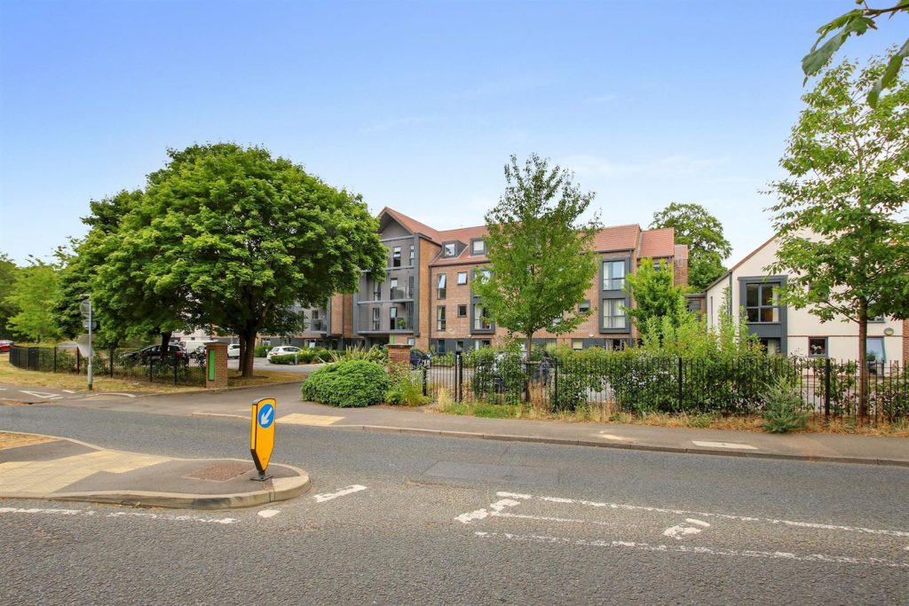 London Road, Guildford, GU1 1FF