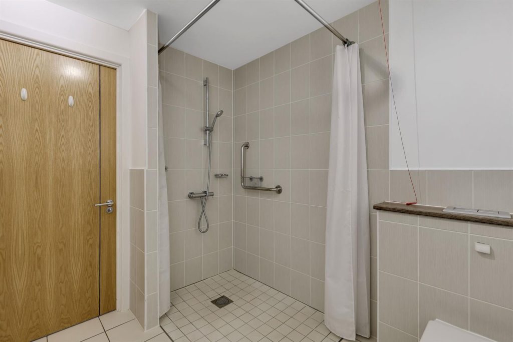 London Road, Guildford, GU1 1FF