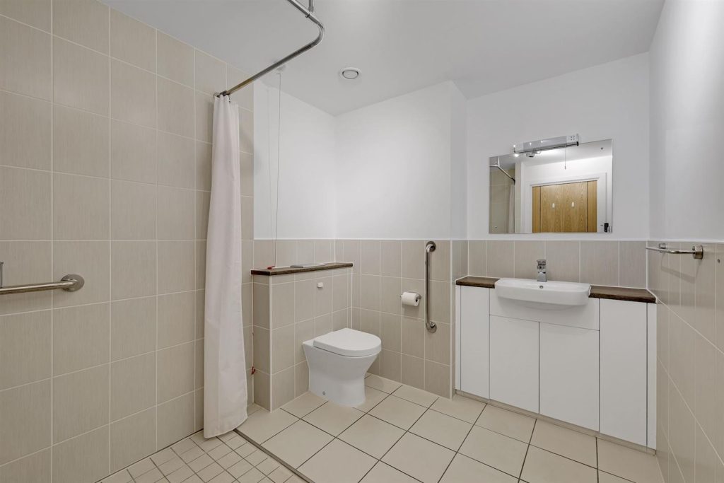 London Road, Guildford, GU1 1FF