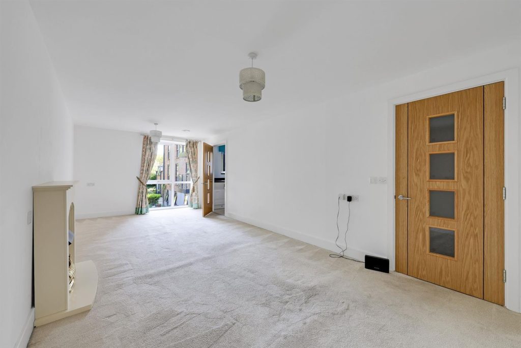 London Road, Guildford, GU1 1FF