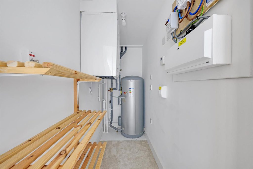 London Road, Guildford, GU1 1FF
